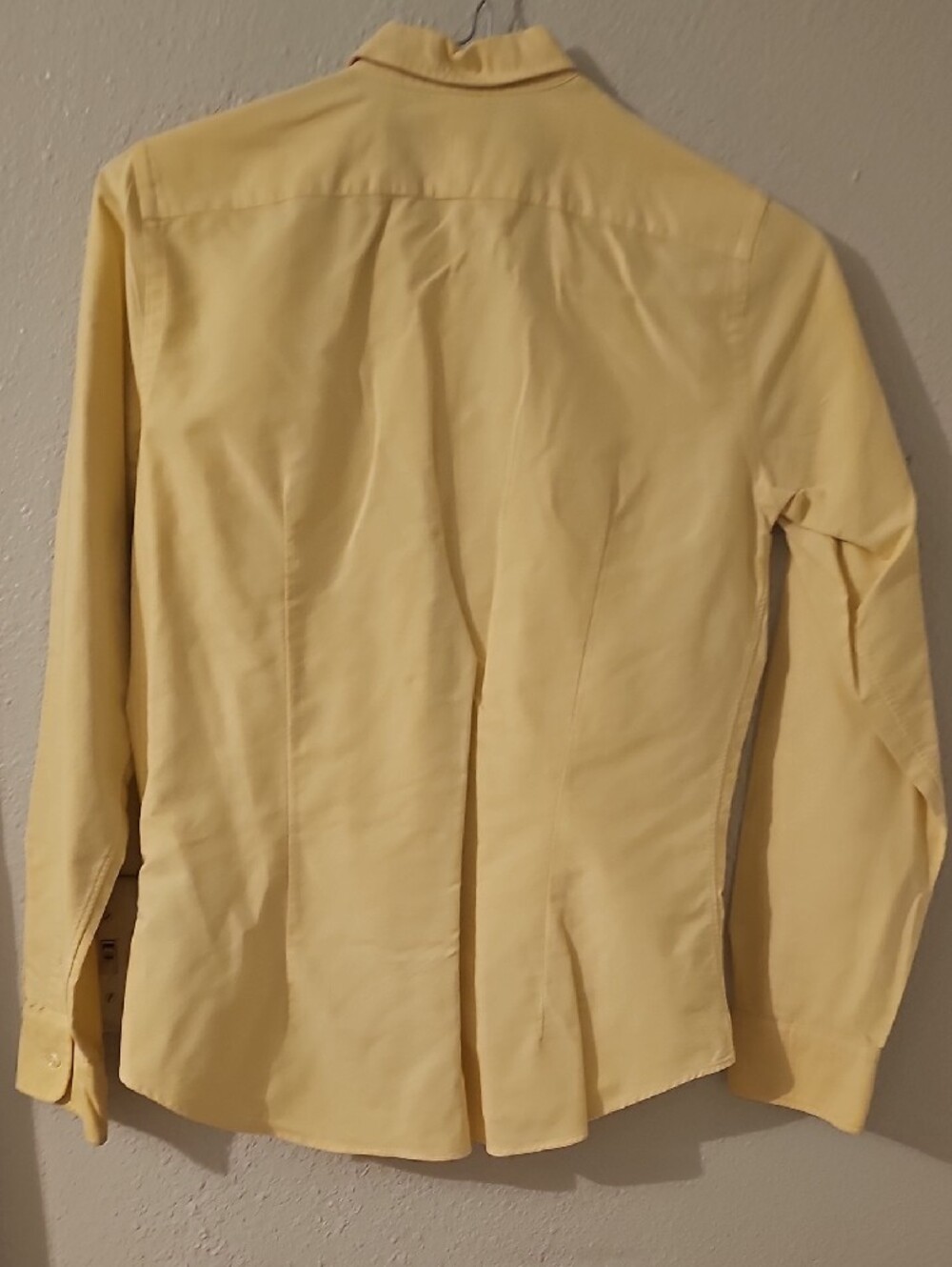 Ralph Lauren Men’s Pale Yellow Button-Down Shirt with Pony Logo - Picture 6 of 6